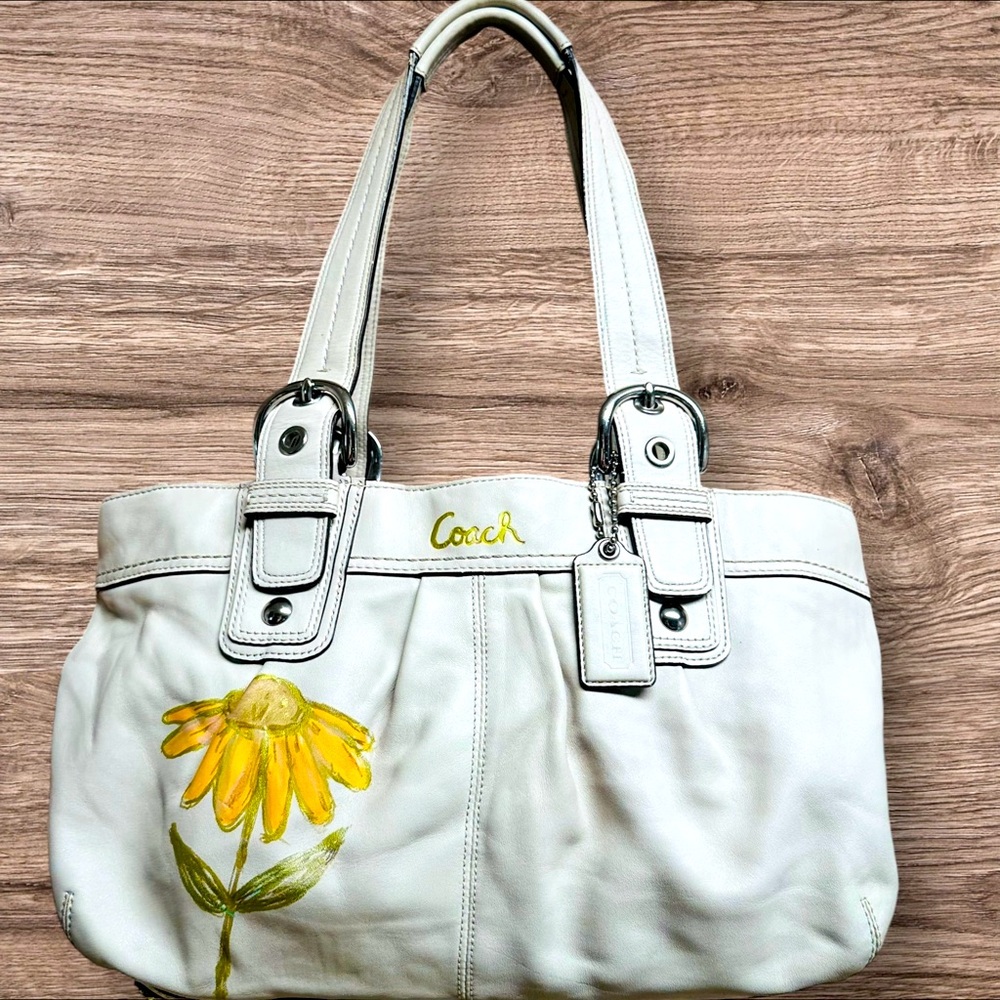 Coach White and Yellow Shoulder Bag